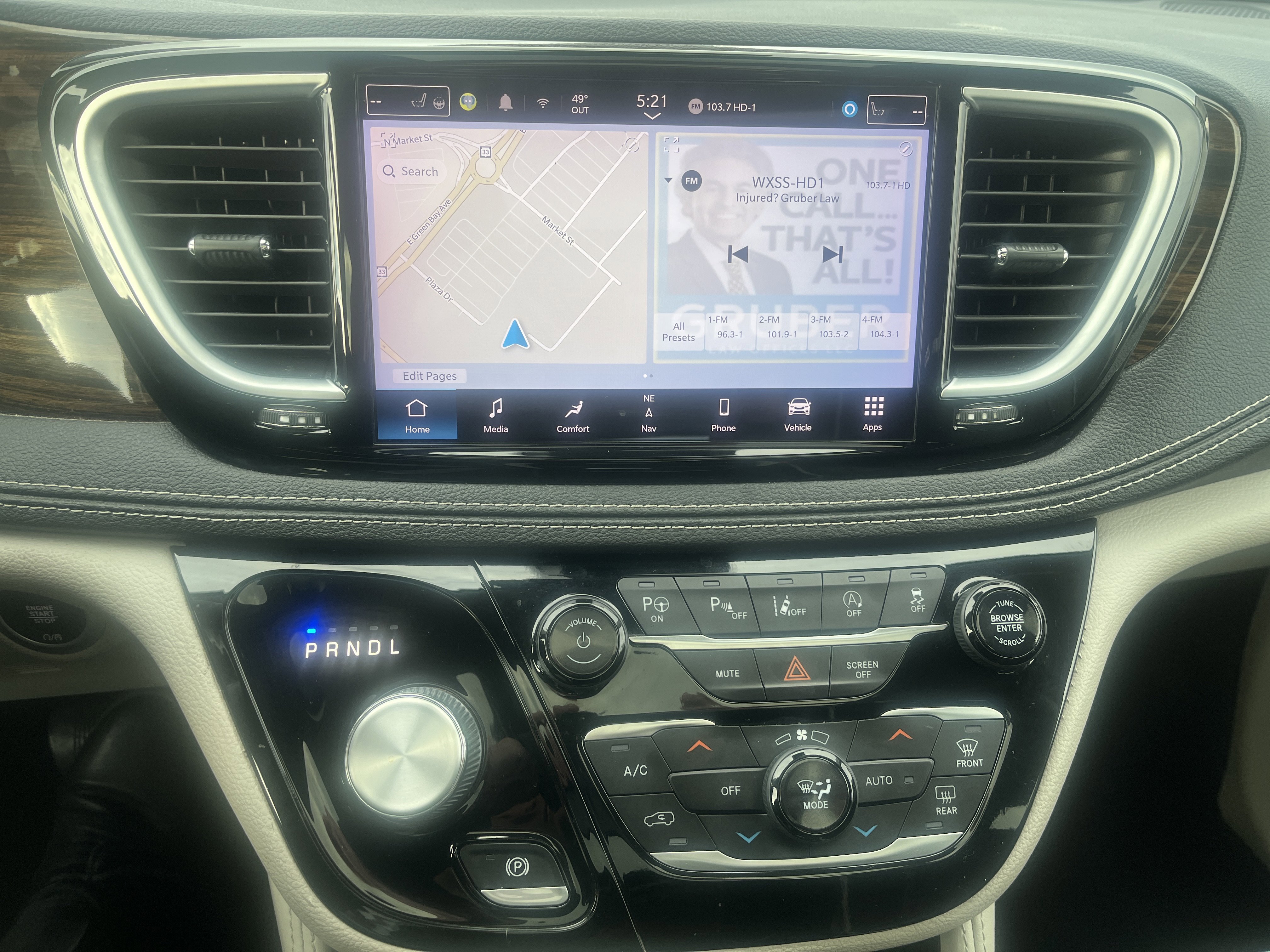 Used 2022 Chrysler Pacifica Limited FWD image 30