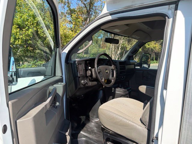Used 2022 Chevrolet Express 3500 w/ Power Convenience Package RWD image 16