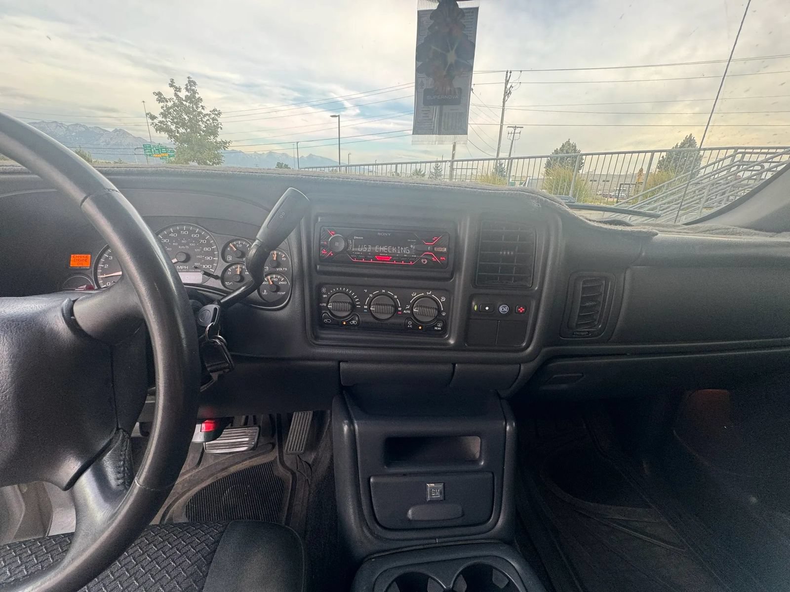 Used 2002 Chevrolet Avalanche 4x4 w/ Convenience Pkg image 9