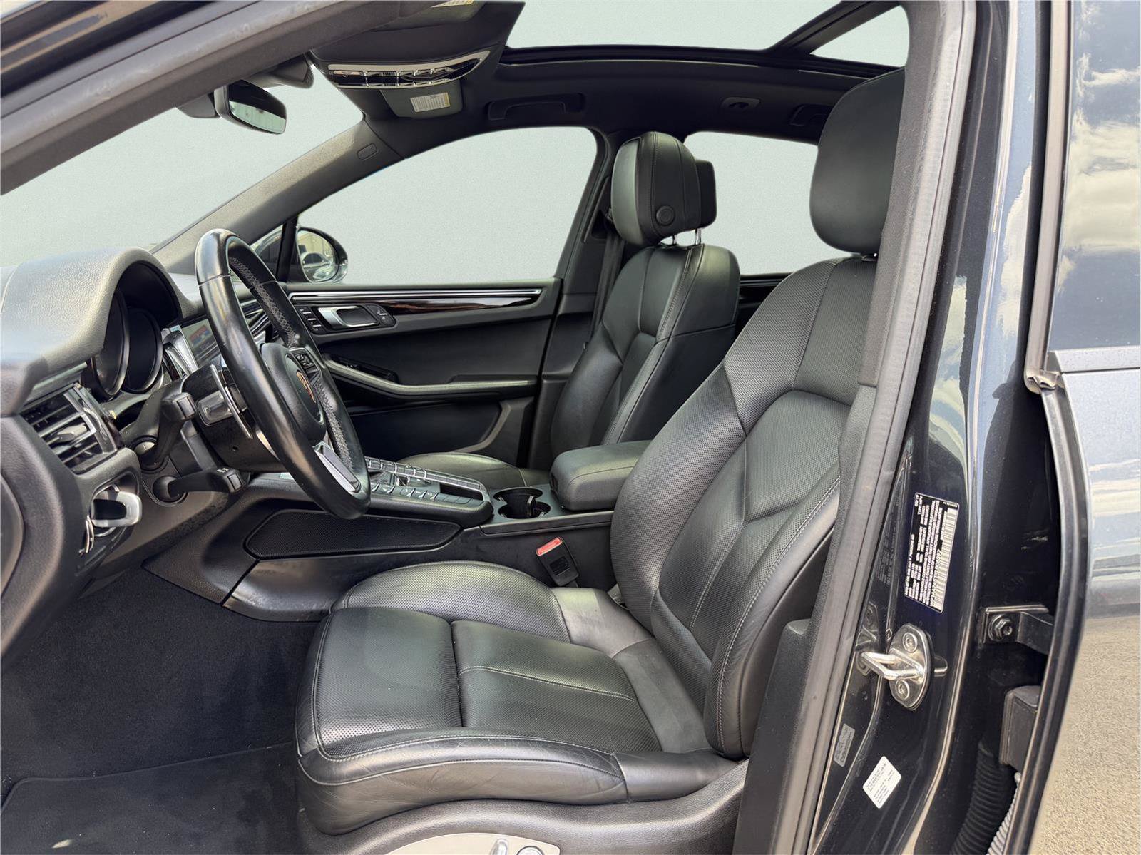 Used 2019 Porsche Macan AWD/4WD image 14