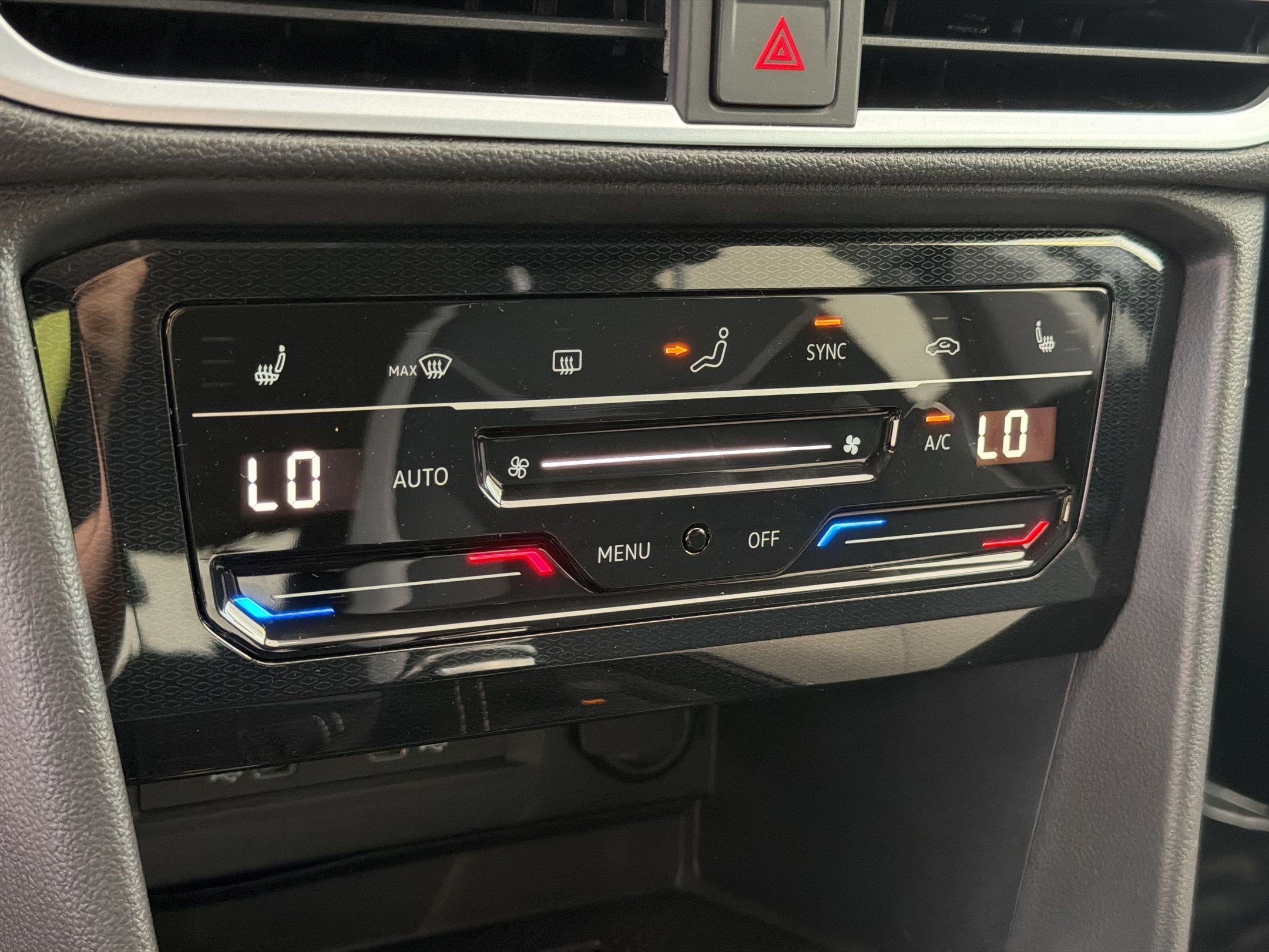 New 2026 Volkswagen Taos SE FWD image 17
