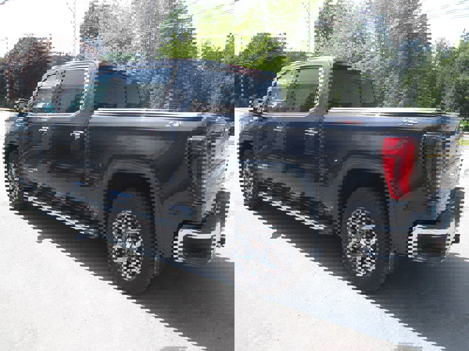 Certified 2022 GMC Sierra 1500 SLT w/ SLT Premium Plus Package image 3