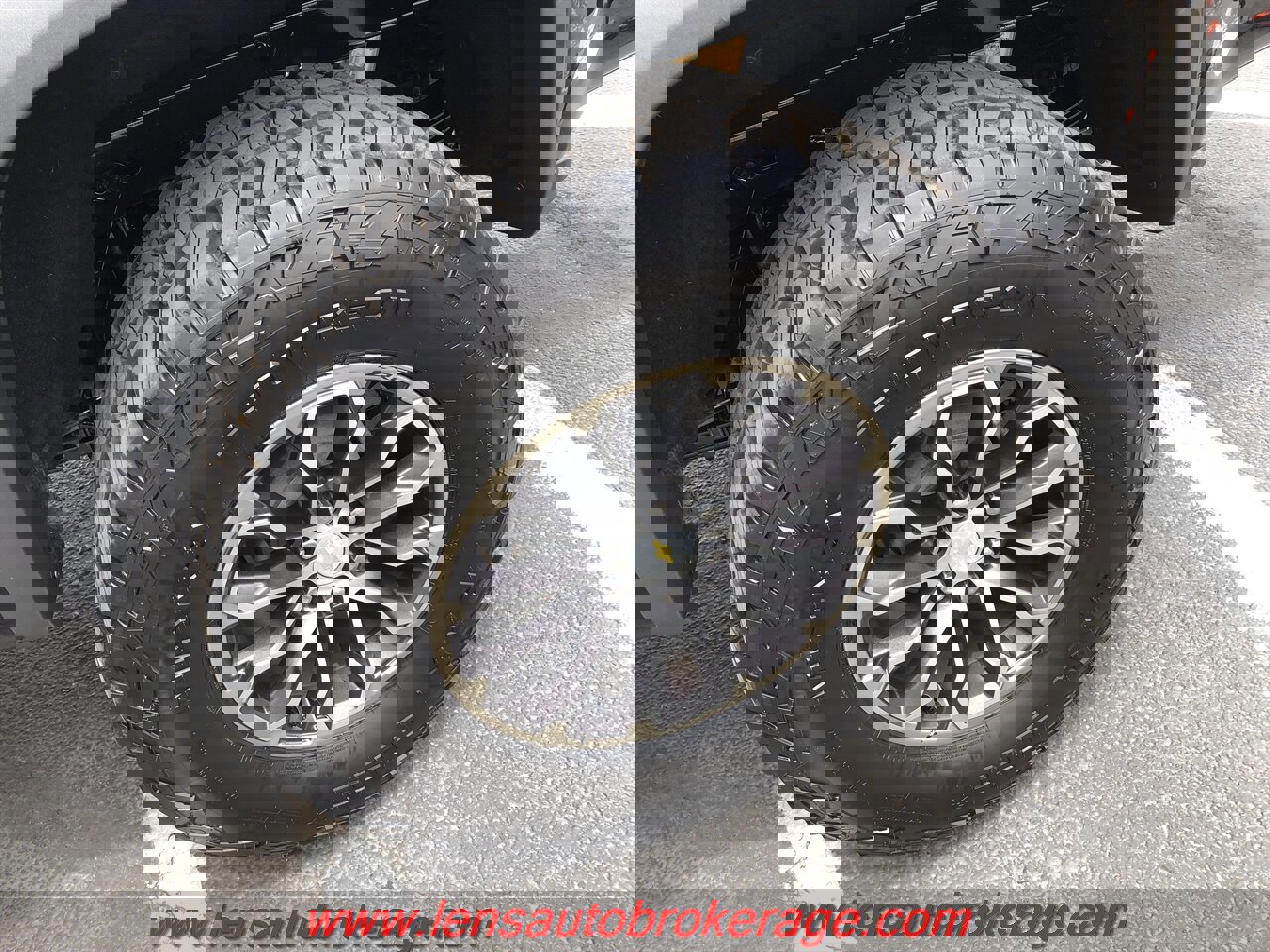 Used 2018 Chevrolet Colorado ZR2 image 25