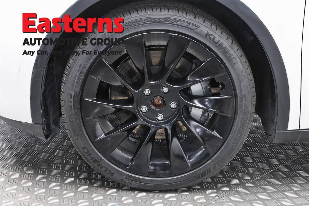 Used 2021 Tesla Model Y Long Range AWD/4WD image 25