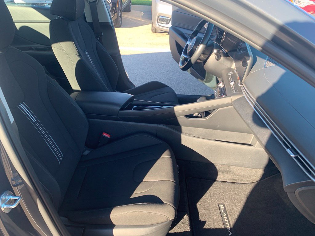 Used 2023 Hyundai Elantra SEL w/ Convenience Package FWD image 14