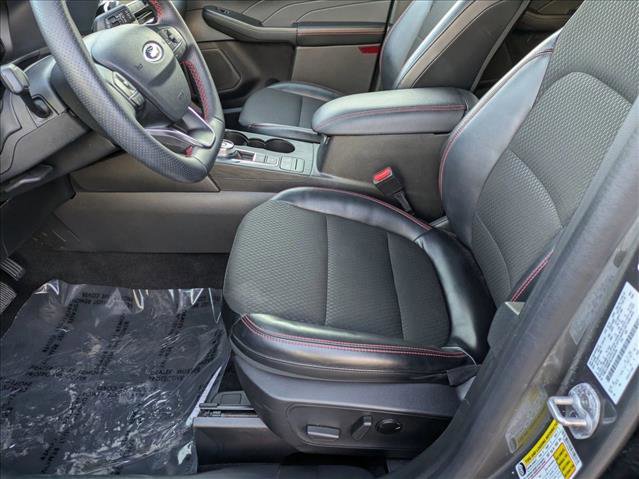 Used 2025 Ford Escape ST-Line image 18
