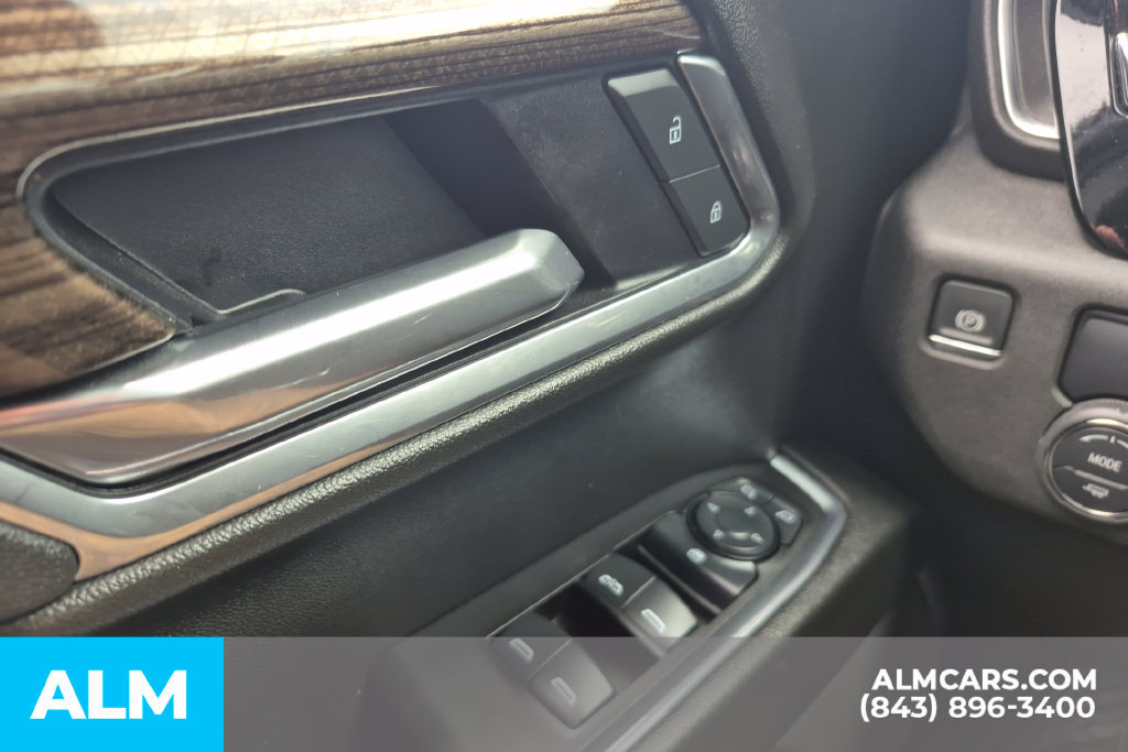 Used 2025 Chevrolet Silverado 1500 LT RWD image 35
