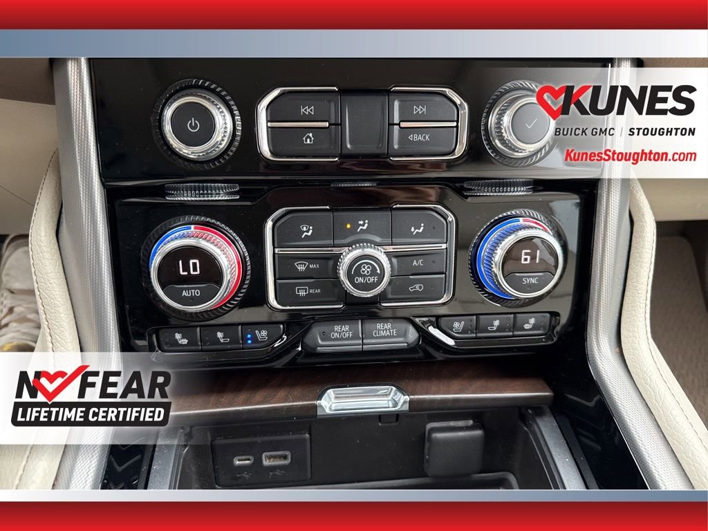 Used 2021 GMC Yukon Denali w/ Denali Premium Package image 34