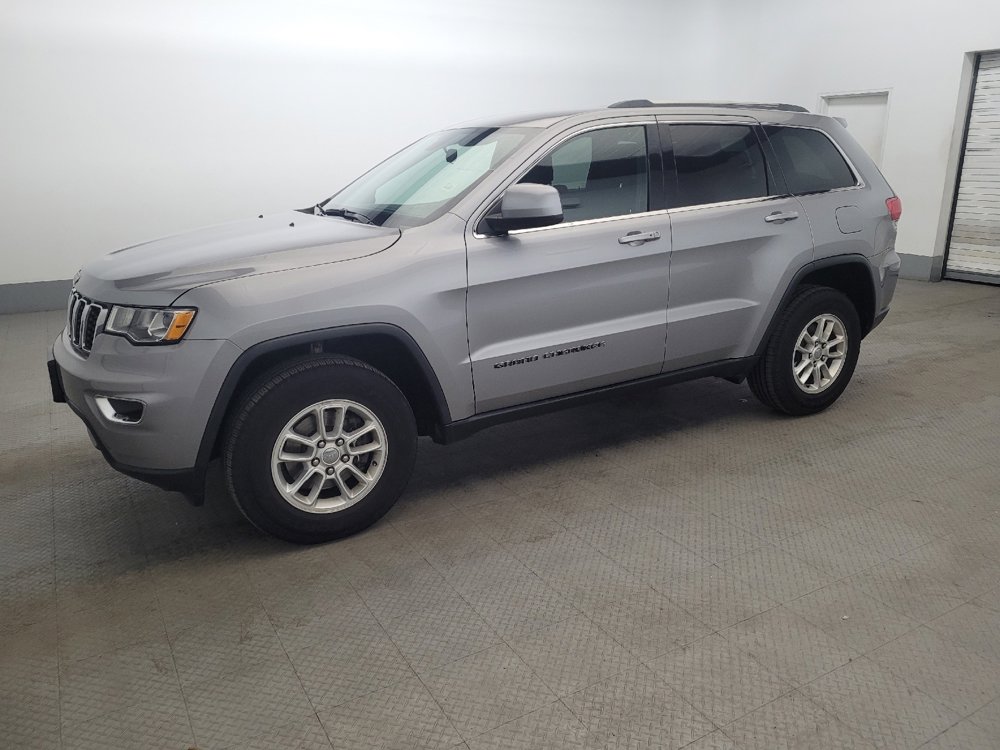 Used 2019 Jeep Grand Cherokee Laredo AWD/4WD image 2