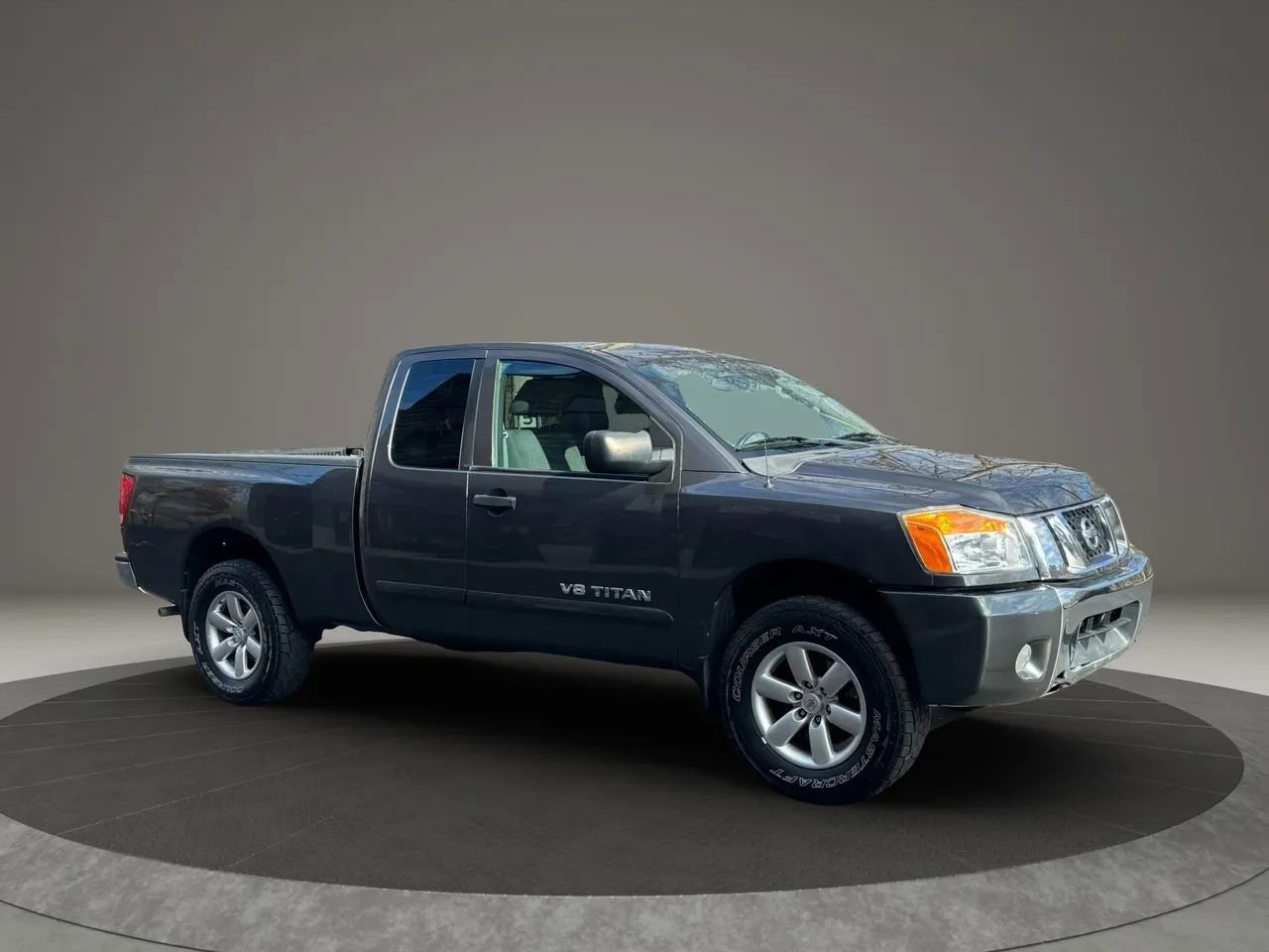 Used 2011 Nissan Titan SV w/ SV Value Truck Pkg image 3
