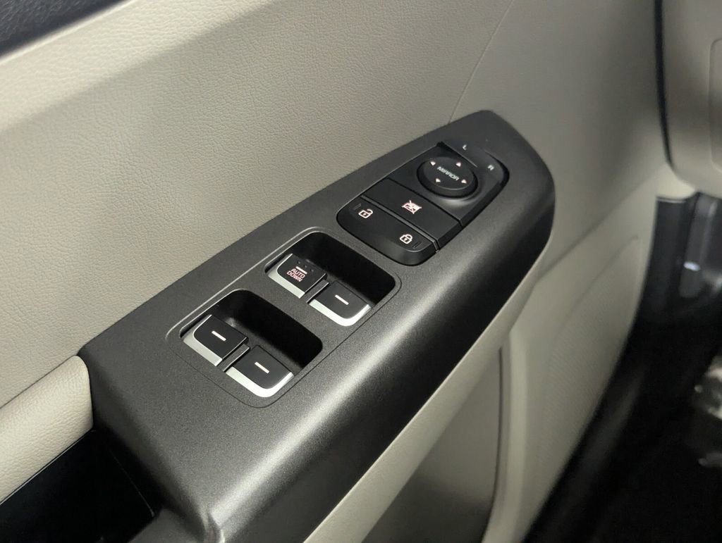 Used 2022 Kia Sportage LX image 15