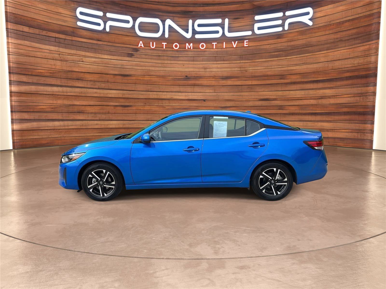 Used 2025 Nissan Sentra SV FWD image 2