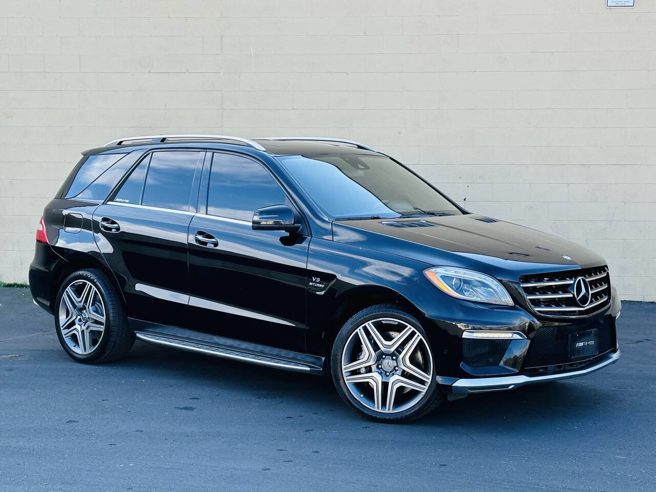Used 2013 Mercedes-Benz ML 63 AMG 4MATIC image 2