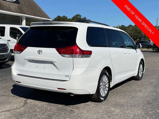 Used 2011 Toyota Sienna XLE image 7