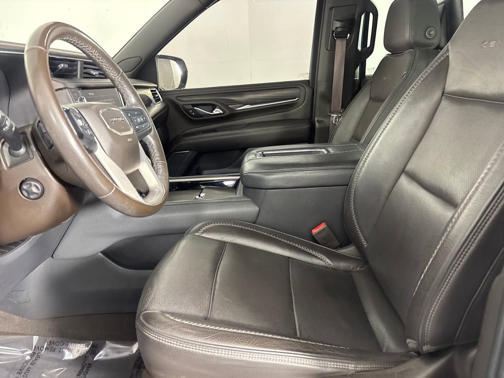 Used 2021 GMC Yukon Denali w/ Denali Premium Package image 8