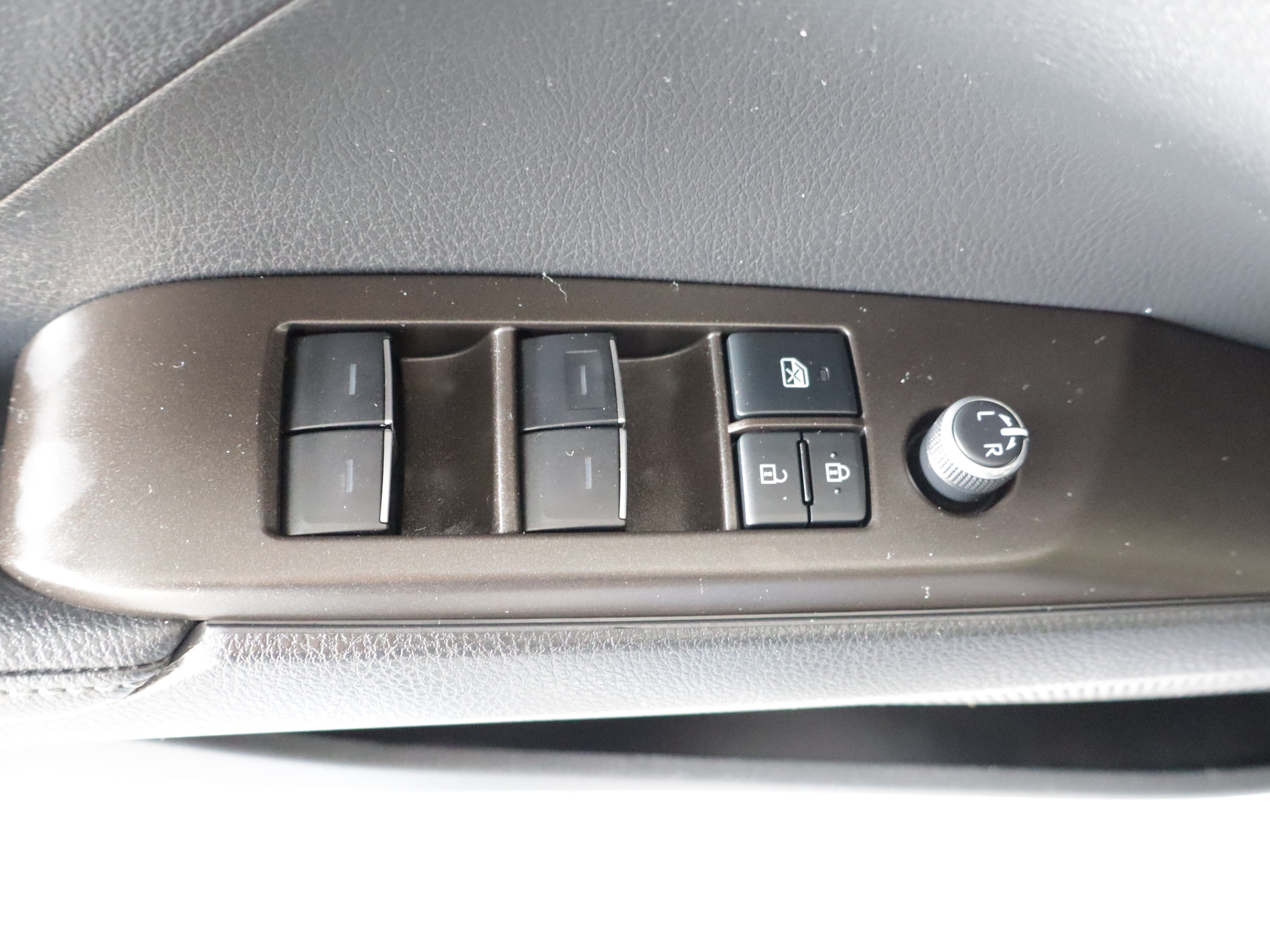 Used 2021 Toyota Camry XLE w/ Navigation Package AWD/4WD image 13