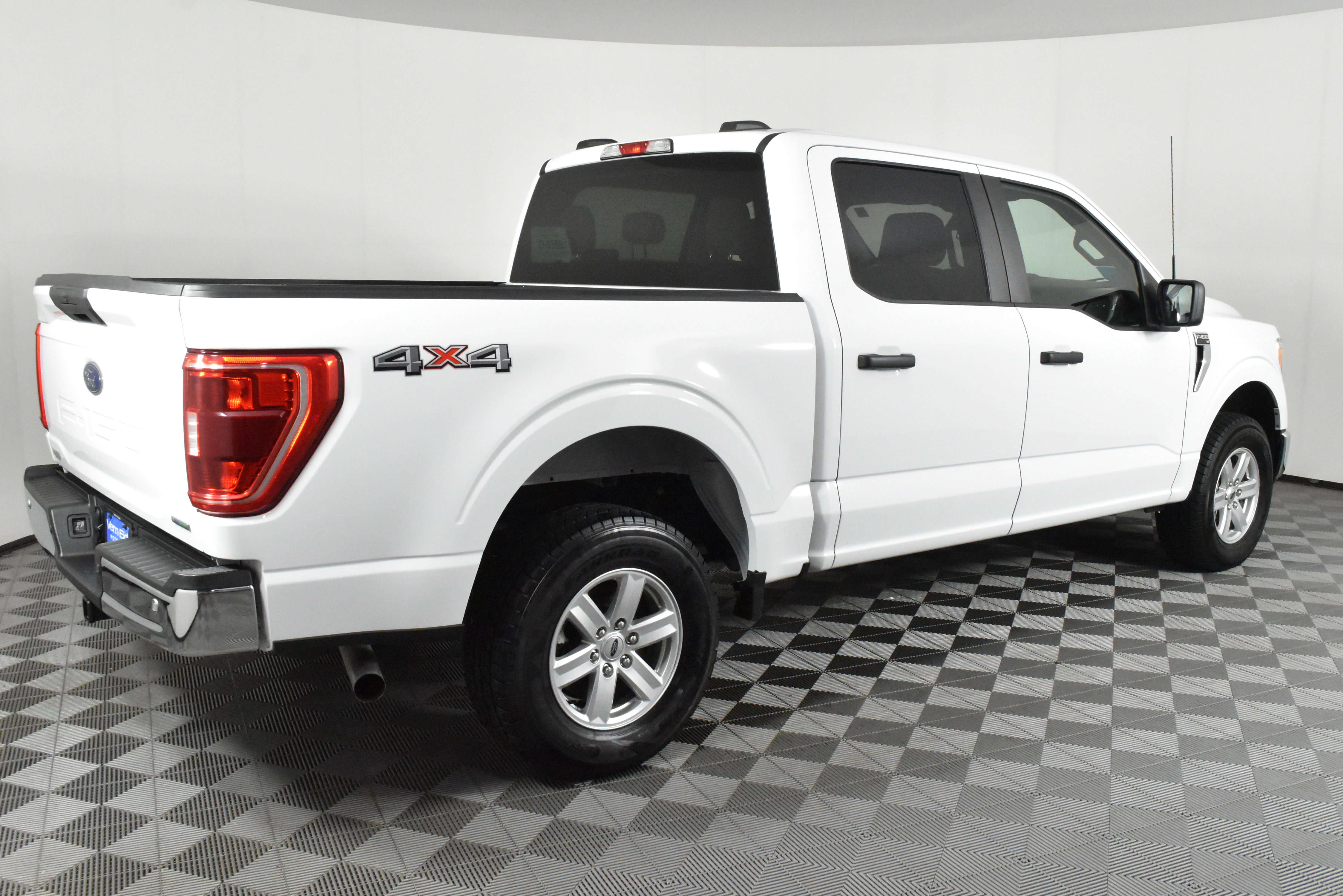 Used 2022 Ford F150 XLT image 6