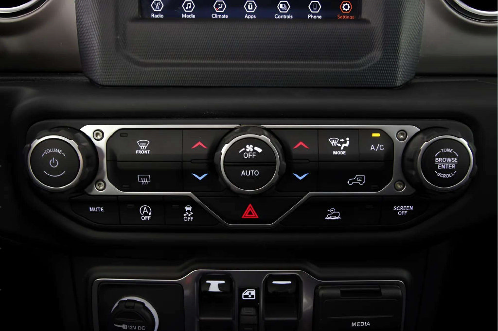 Used 2021 Jeep Wrangler Unlimited Sahara AWD/4WD image 11