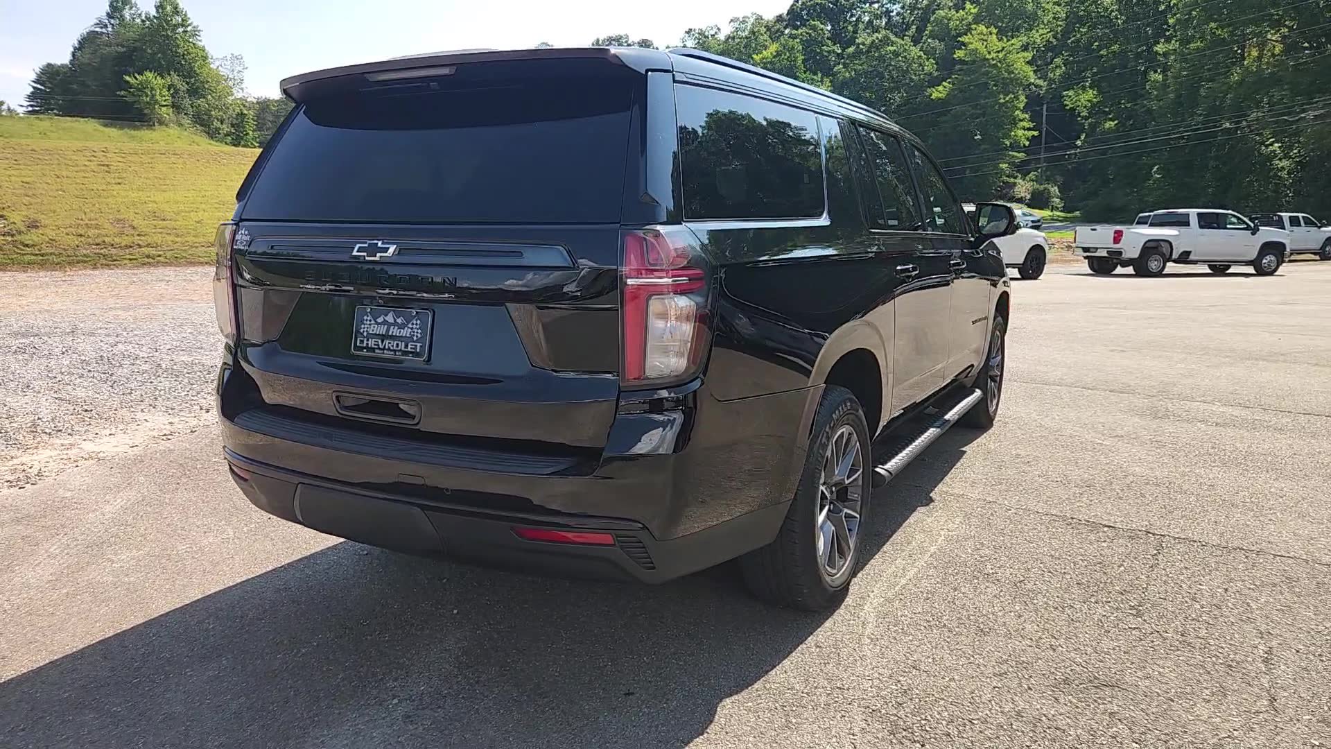 Used 2021 Chevrolet Suburban Z71 w/ Z71 Signature Package AWD/4WD image 14