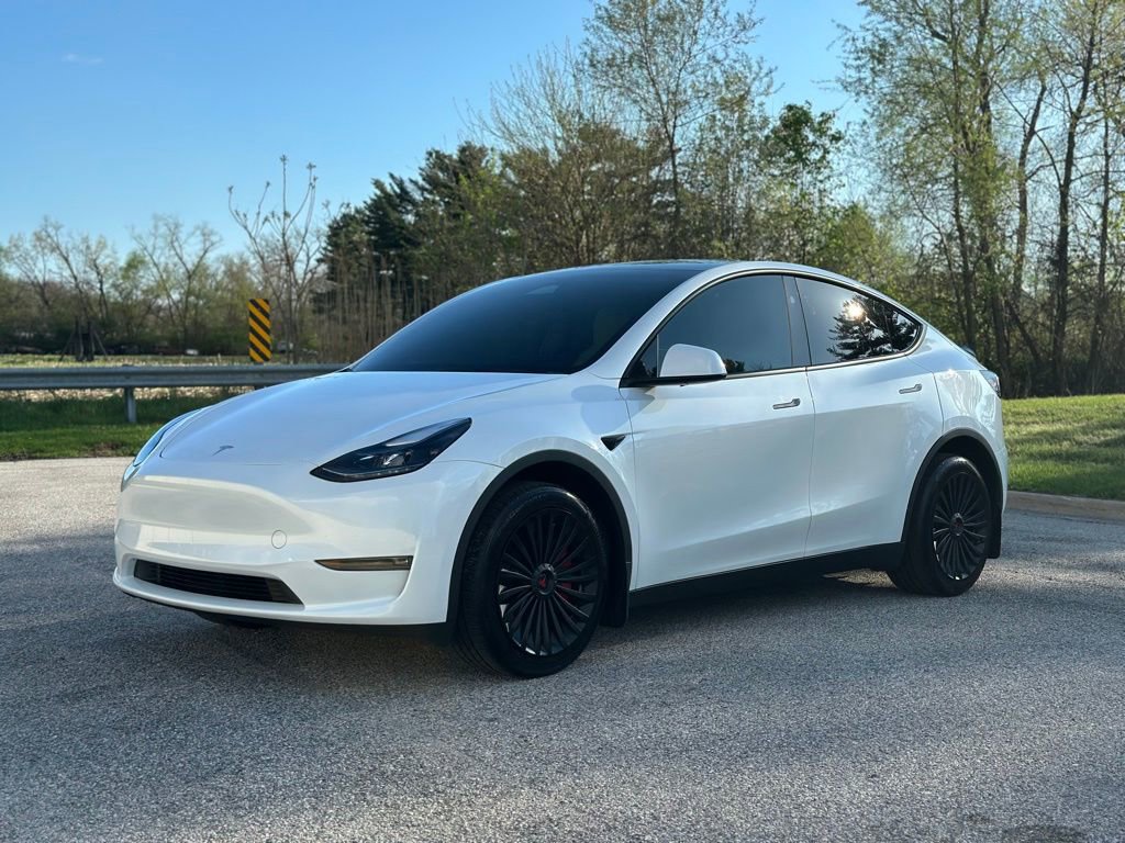 Used 2024 Tesla Model Y Long Range image 3
