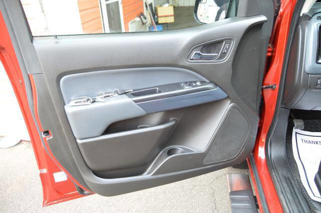 Used 2015 Chevrolet Colorado Z71 image 32