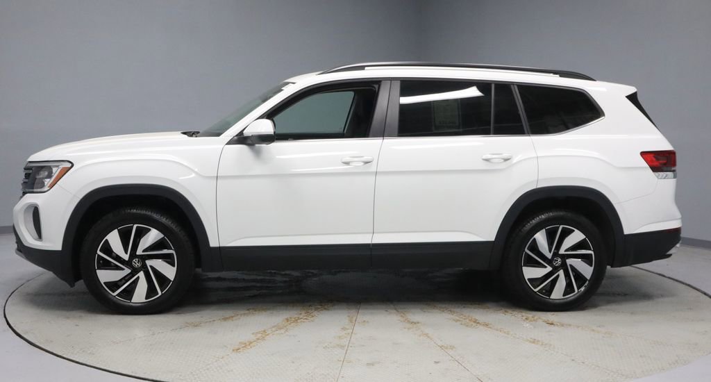 Used 2025 Volkswagen Atlas SE FWD image 8