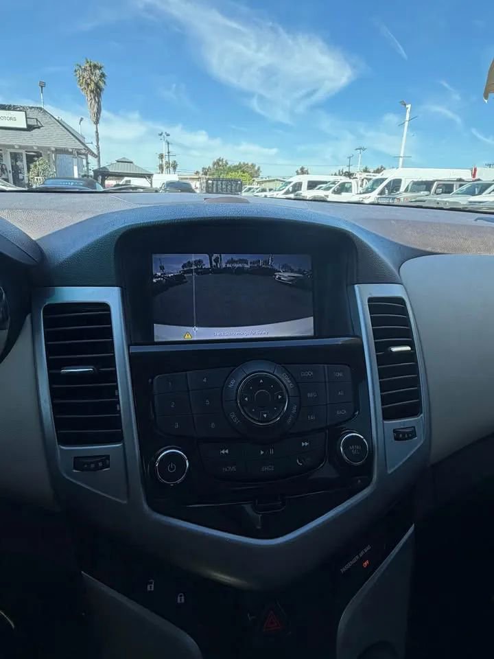 Used 2014 Chevrolet Cruze Diesel image 11