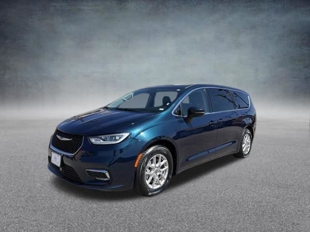 Used 2023 Chrysler Pacifica Touring-L FWD image 14