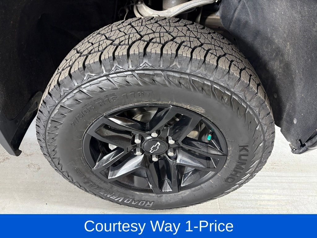 Used 2021 Chevrolet Silverado 1500 Custom Trail Boss w/ LPO, Dark Essentials Package AWD/4WD image 13