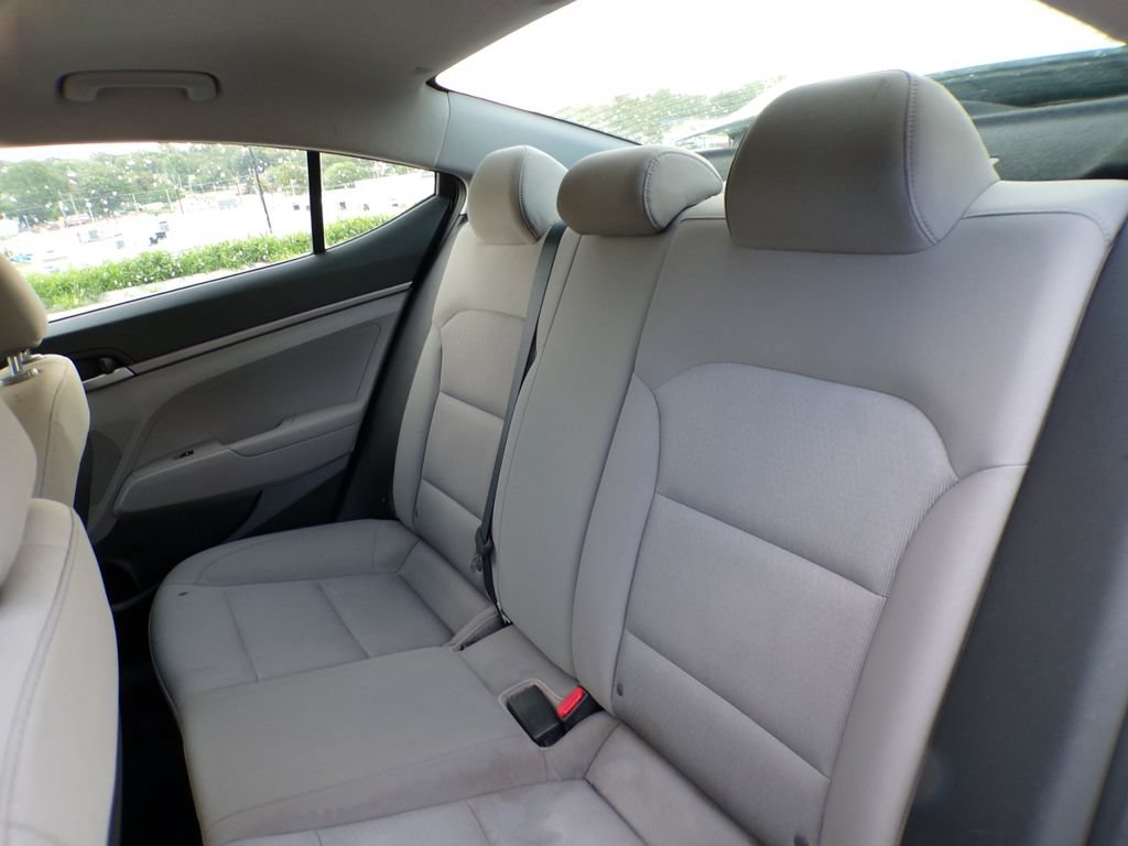 Used 2017 Hyundai Elantra SE FWD image 15