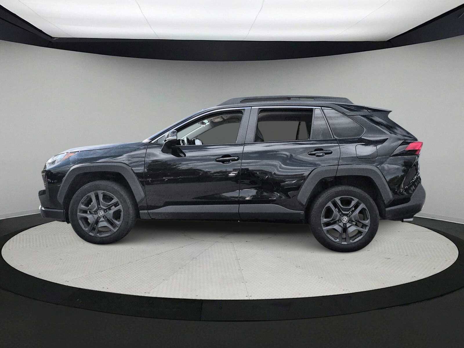 Used 2024 Toyota RAV4 Adventure AWD/4WD image 5