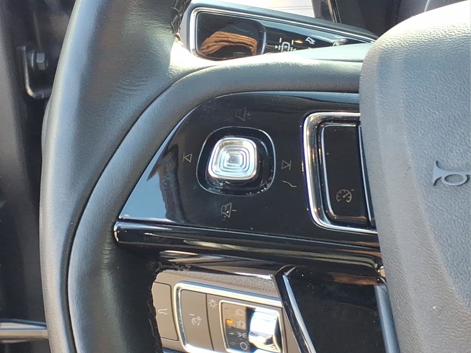 Used 2022 Lincoln Corsair AWD w/ Premium Package image 12