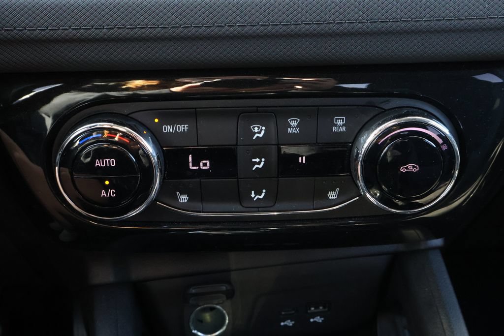 Used 2024 Chevrolet TrailBlazer LT w/ Convenience Package AWD/4WD image 26