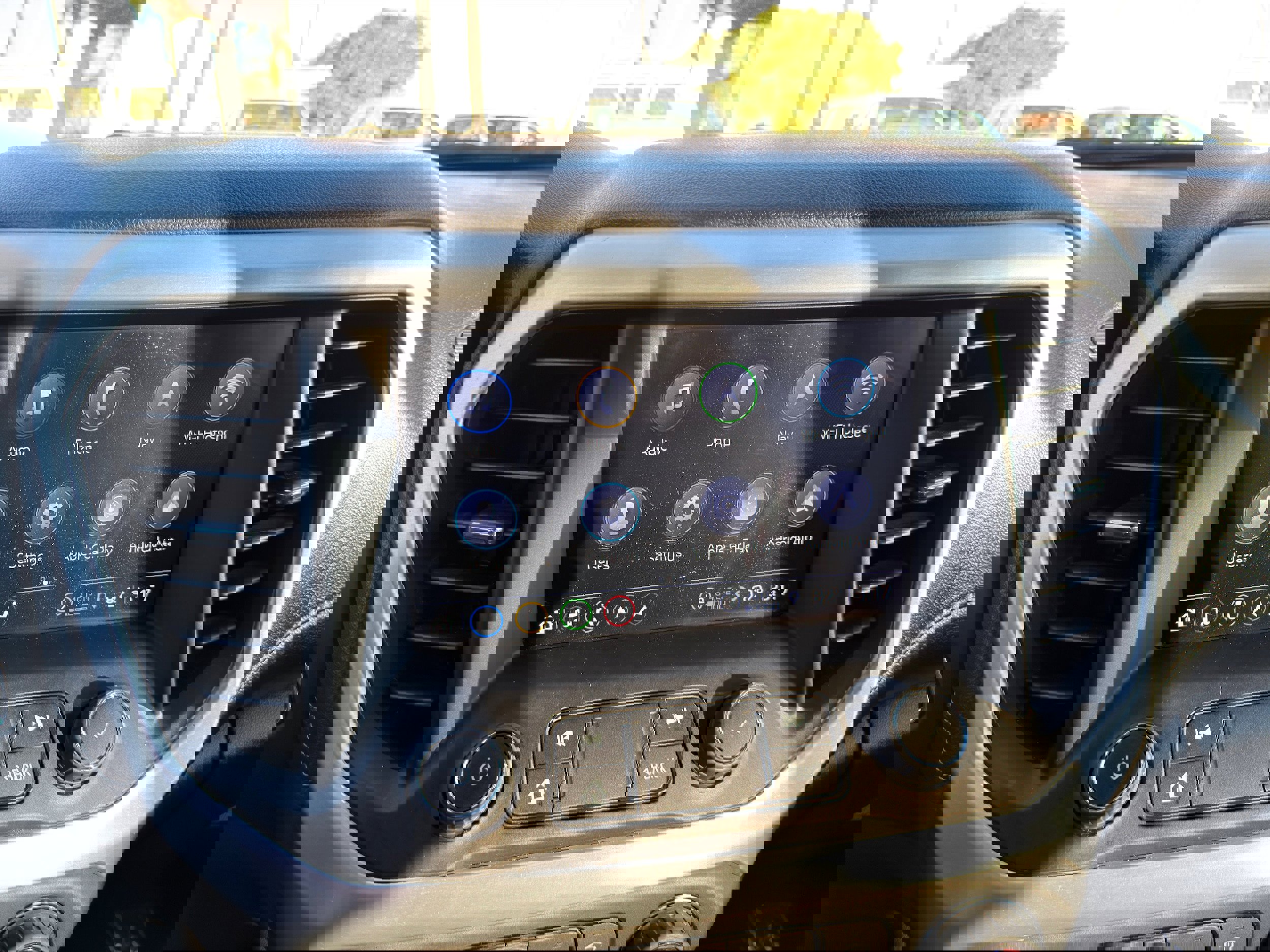 Used 2023 GMC Acadia SLT image 30