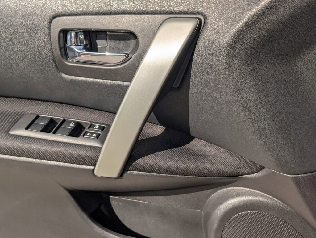 Used 2015 Nissan Rogue S w/ Convenience Package image 21