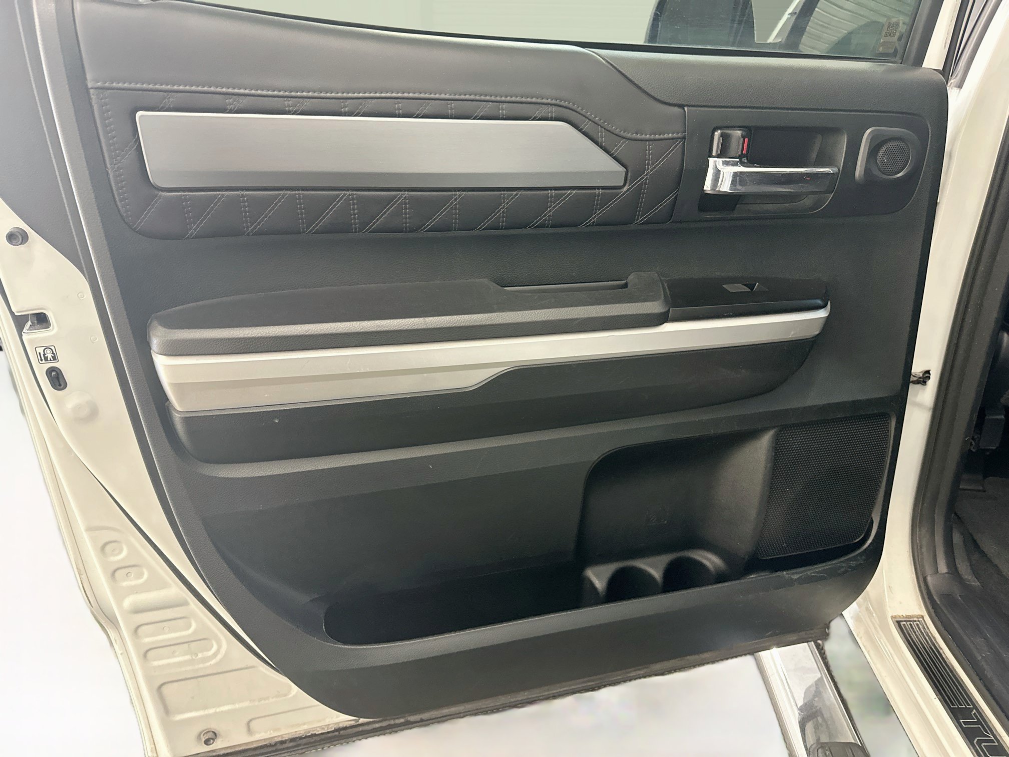 Used 2017 Toyota Tundra Platinum AWD/4WD image 27