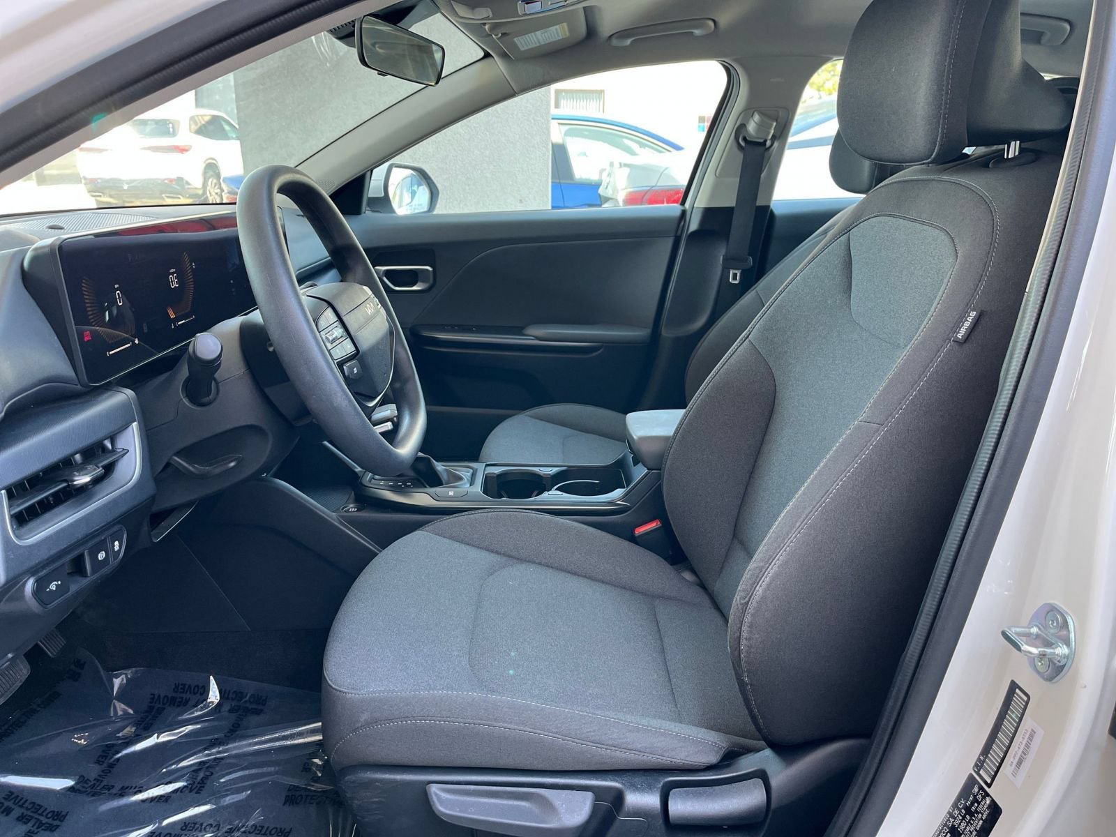 Used 2025 Kia K4 FWD image 28