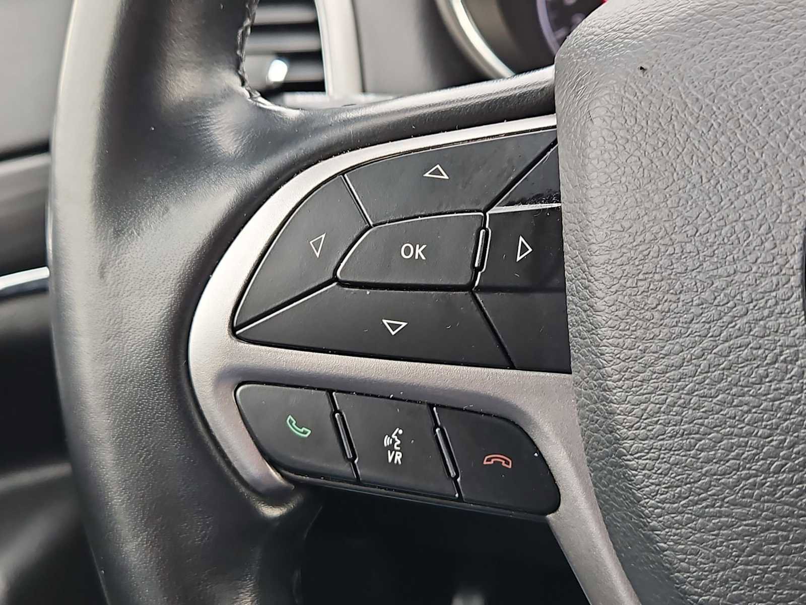 Used 2022 Jeep Grand Cherokee Limited image 41