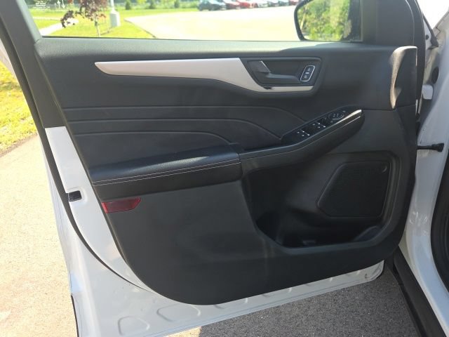 Used 2022 Ford Escape SE FWD image 19