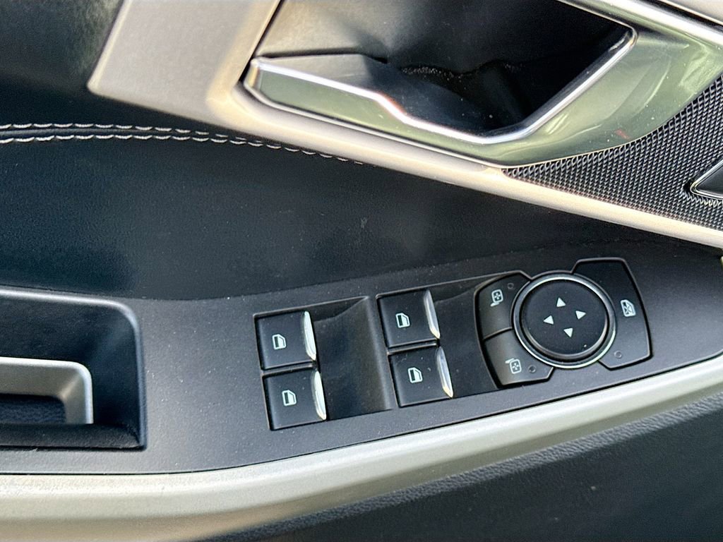 Used 2021 Ford Explorer XLT w/ Equipment Group 202A image 17