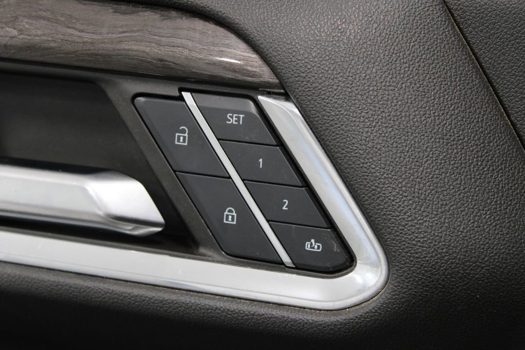 Used 2024 Chevrolet Silverado 1500 LTZ image 28