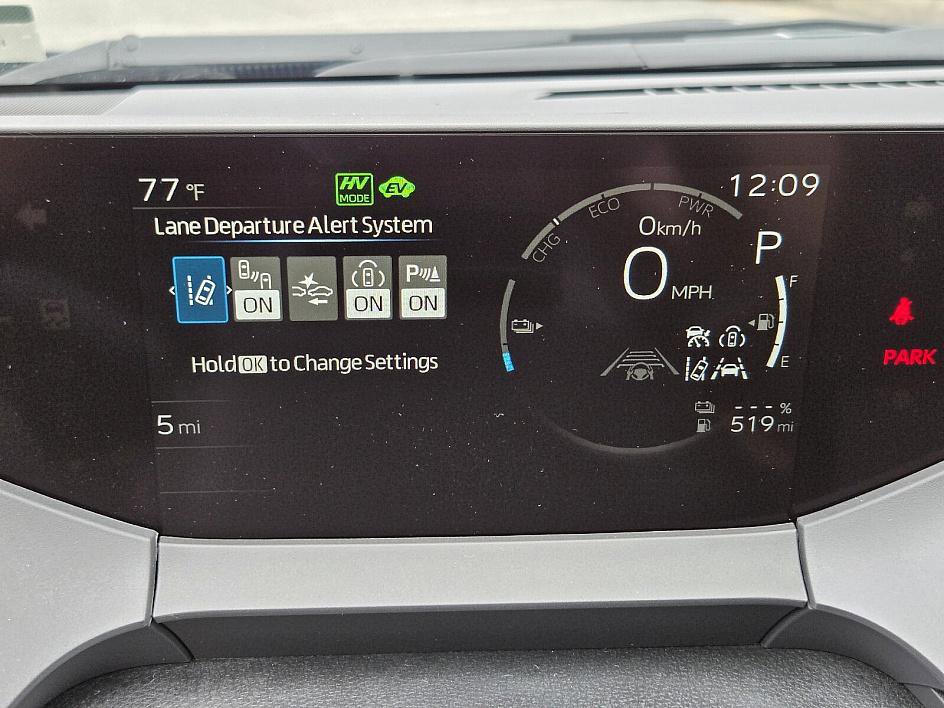 New 2025 Toyota Prius Plug-In Hybrid image 31