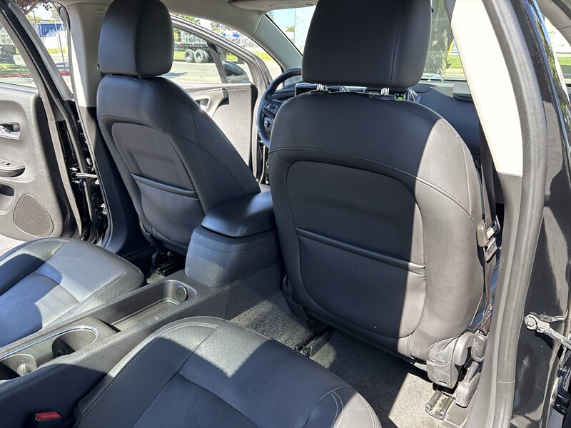 Used 2011 Chevrolet Volt Premium w/ Premium Trim Package FWD image 30