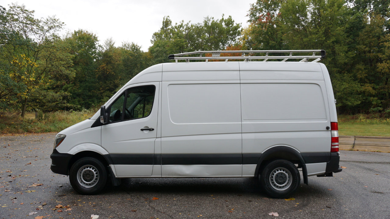 Used 2017 Mercedes-Benz Sprinter 2500 image 2