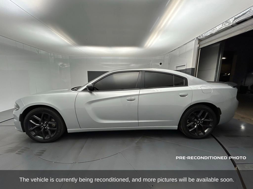 Used 2022 Dodge Charger SXT w/ Blacktop Package image 2