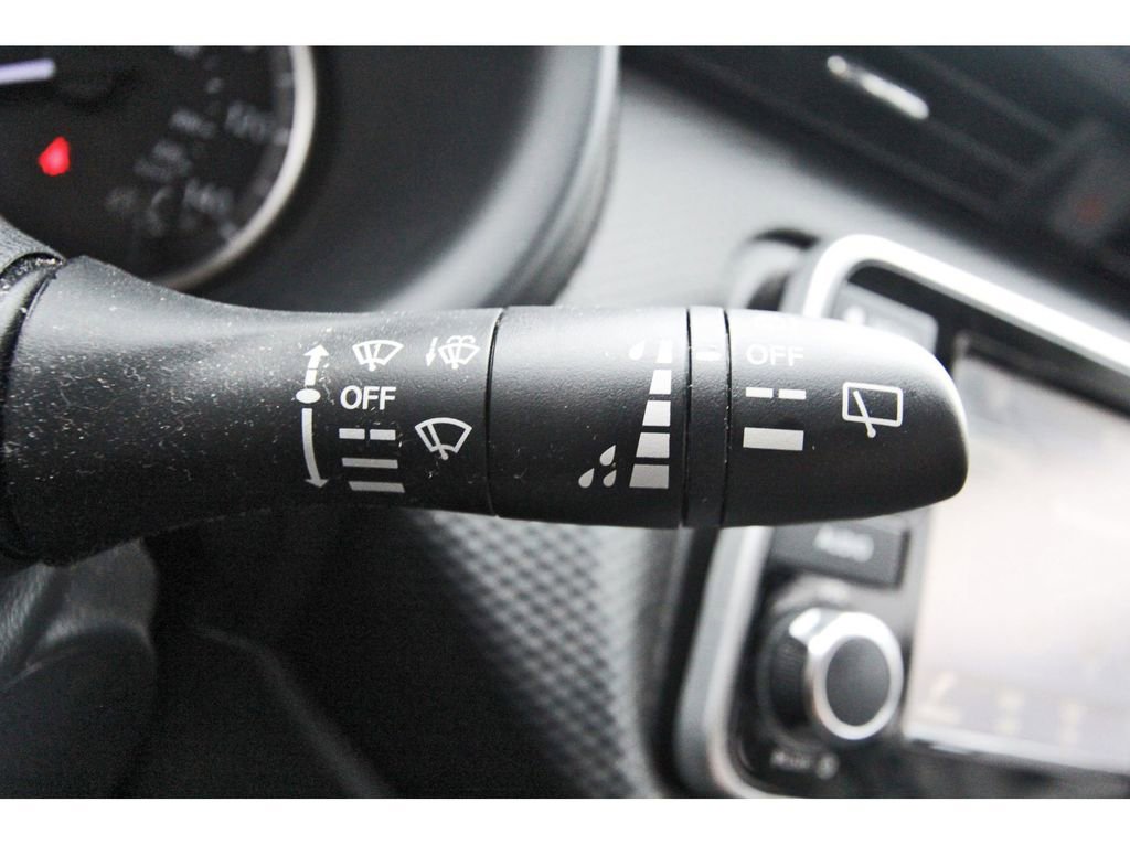 Used 2024 Nissan Kicks S image 12