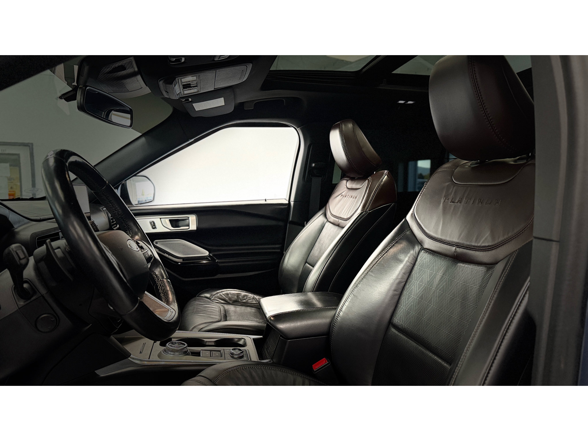 Used 2021 Ford Explorer Platinum w/ Equipment Group 601A AWD/4WD image 13