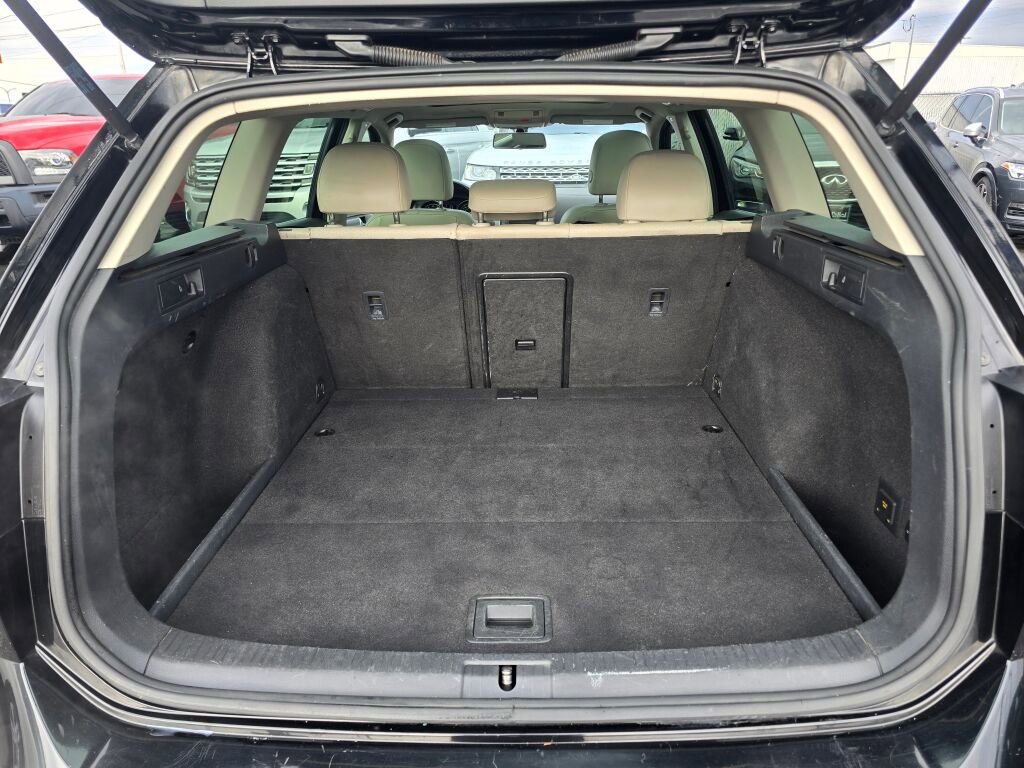 Used 2016 Volkswagen Golf SE image 14