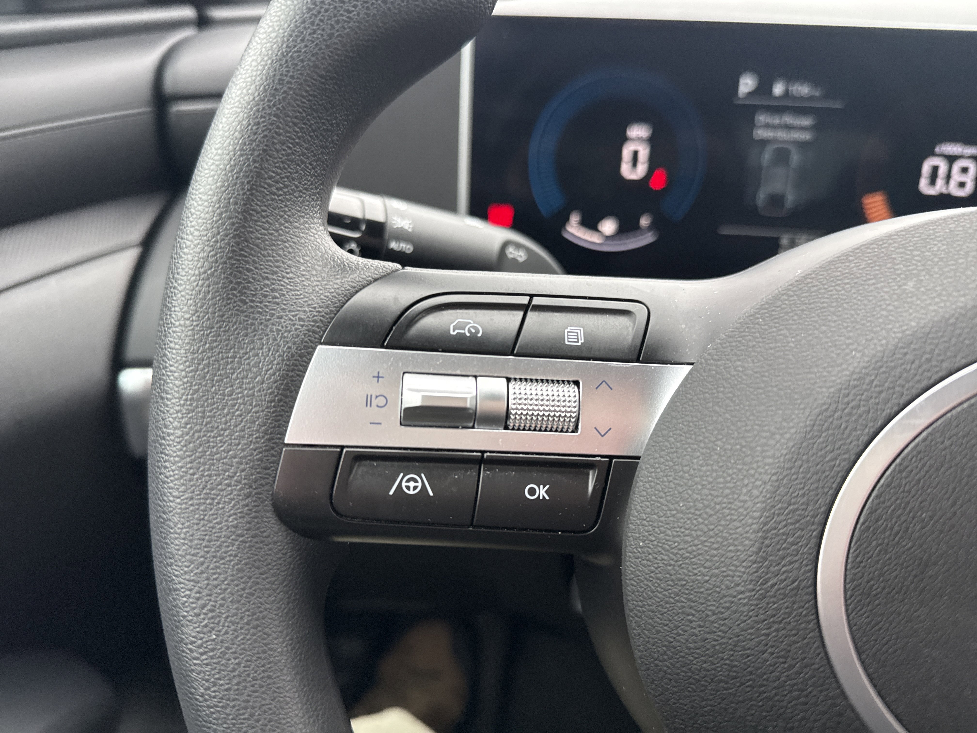 Certified 2025 Hyundai Santa Cruz SE image 17