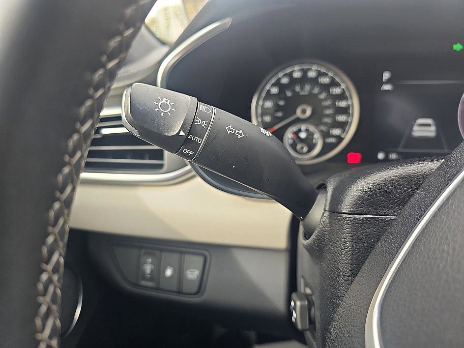 Used 2023 Genesis G70 3.3T w/ Sport Prestige Package image 22